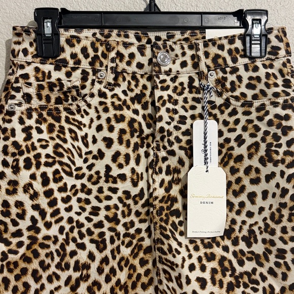 Tommy Bahama Leopard Print Mini Skirt Denim Stretch - Picture 2 of 5